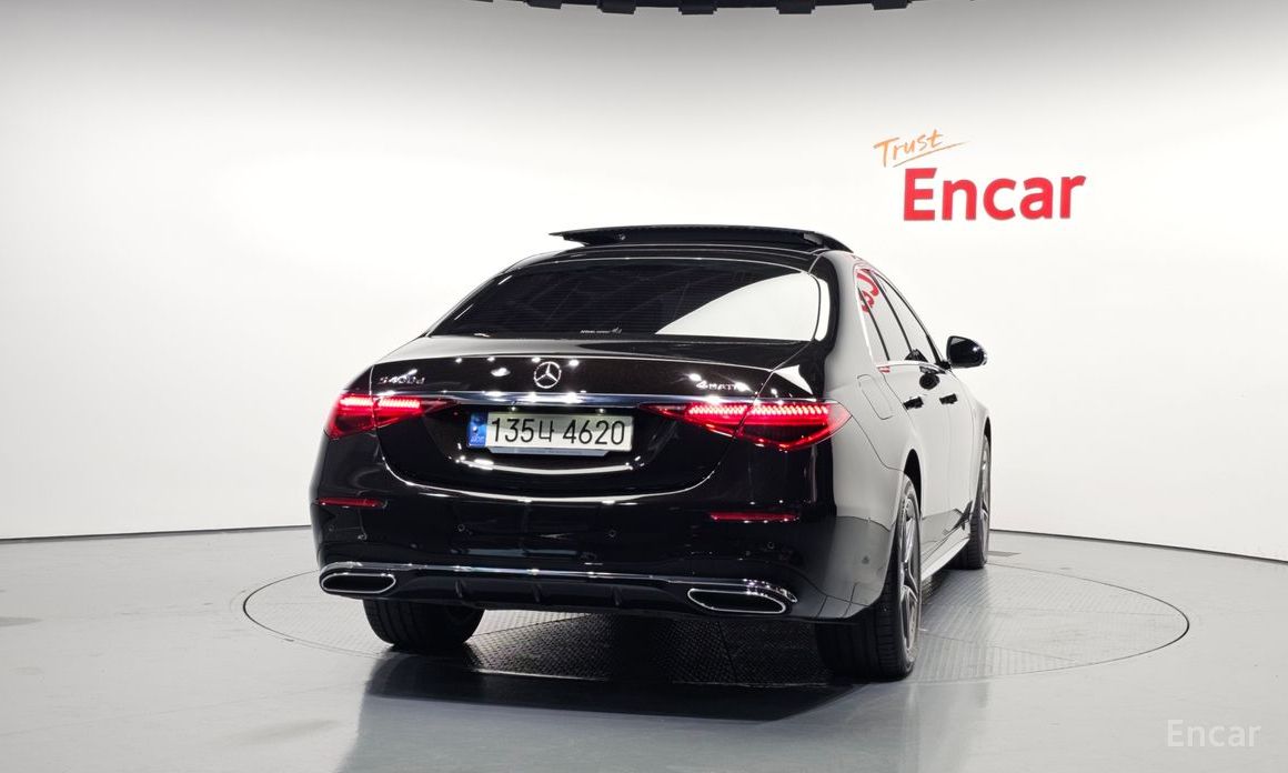  Mercedes-Benz S-Class