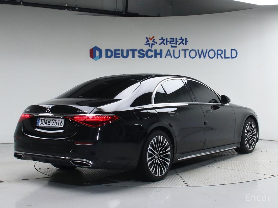  Mercedes-Benz S-Class