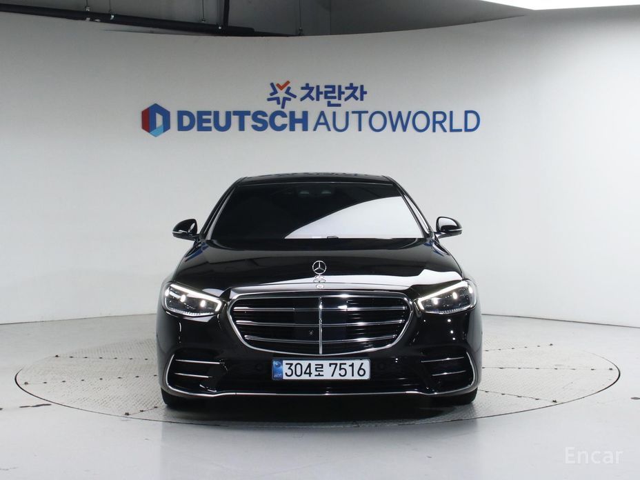  Mercedes-Benz S-Class