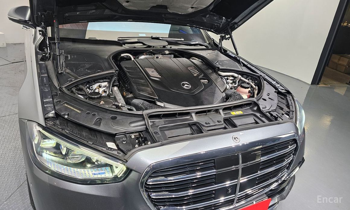  Mercedes-Benz S-Class