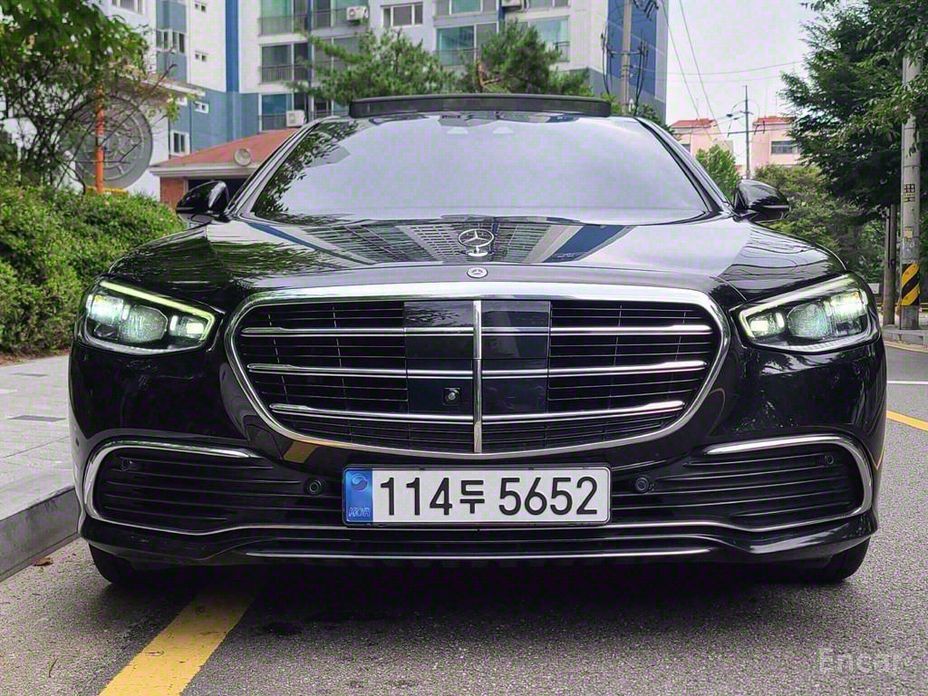  Mercedes-Benz S-Class