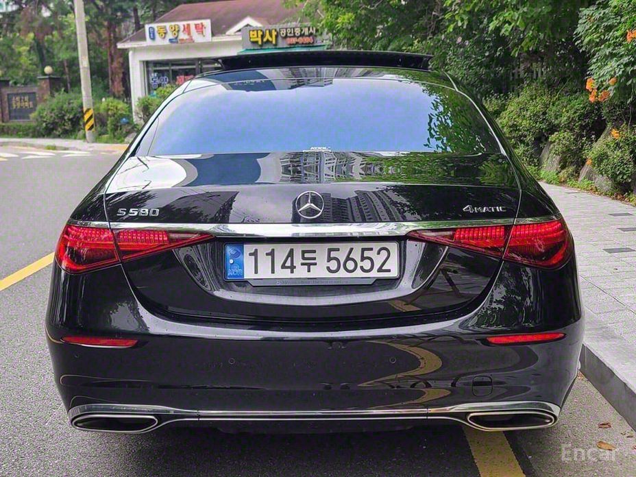  Mercedes-Benz S-Class