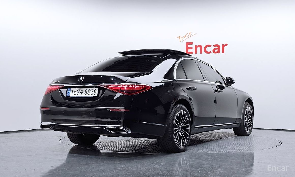  Mercedes-Benz S-Class