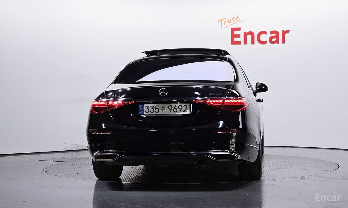  Mercedes-Benz S-Class