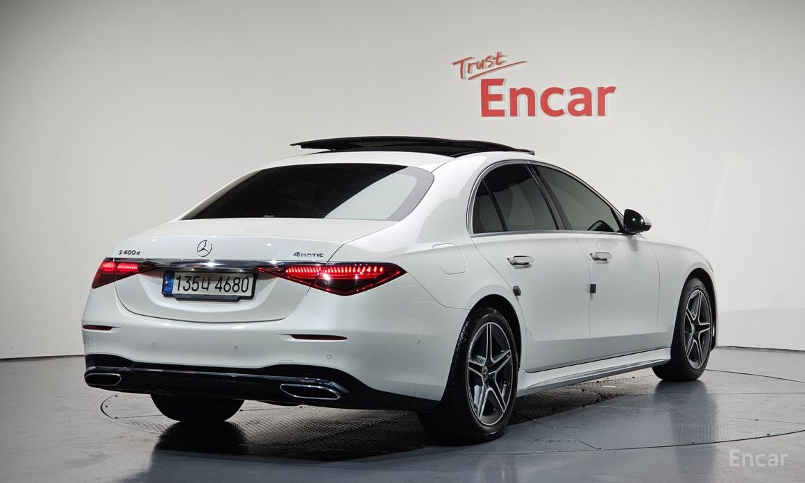  Mercedes-Benz S-Class