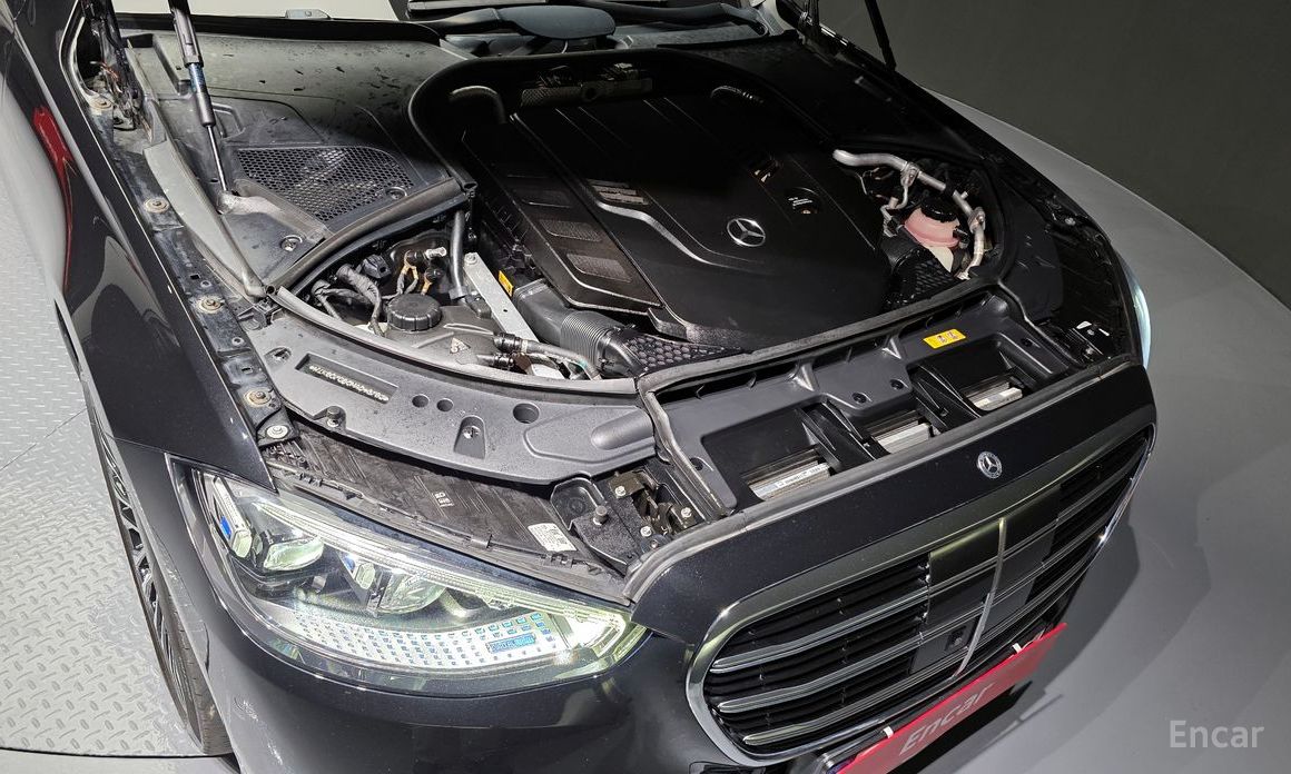  Mercedes-Benz S-Class