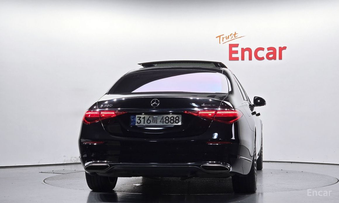  Mercedes-Benz S-Class