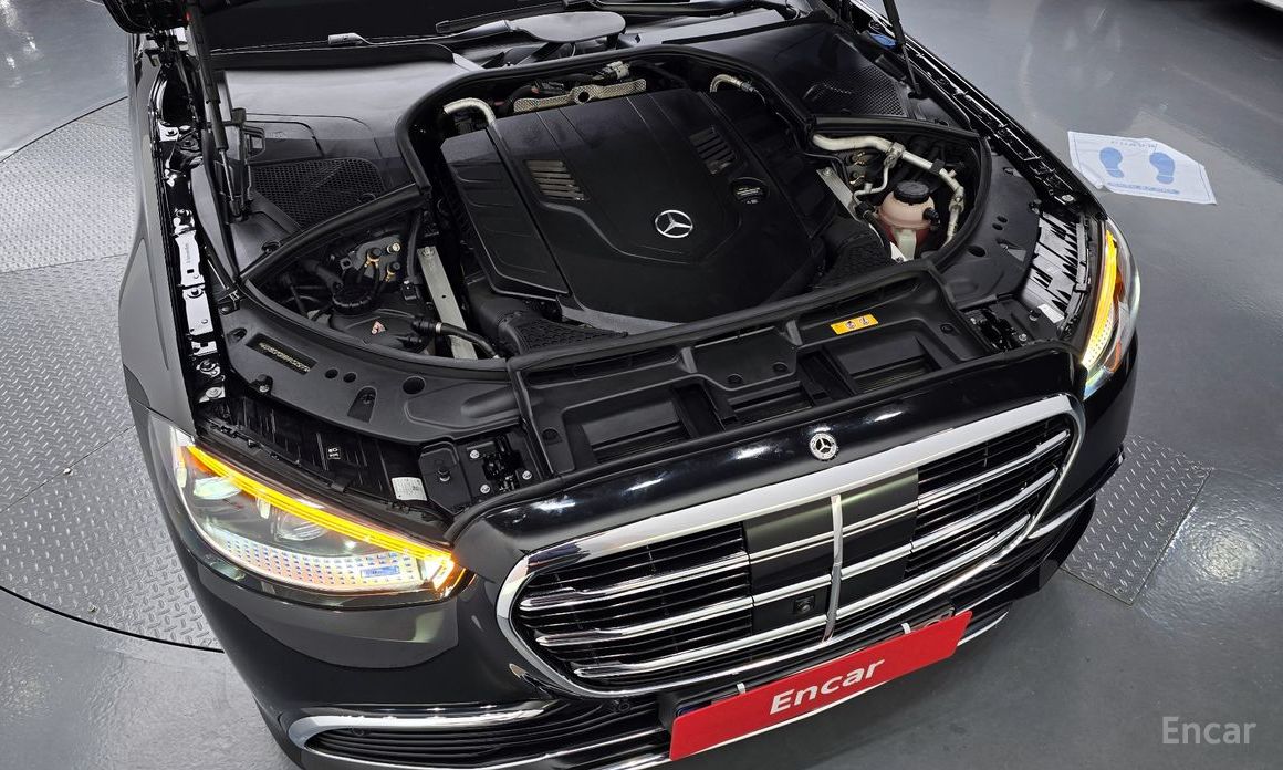  Mercedes-Benz S-Class