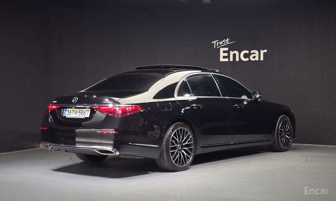  Mercedes-Benz S-Class