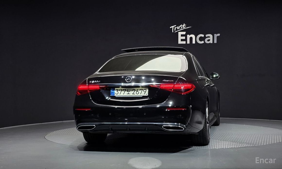  Mercedes-Benz S-Class