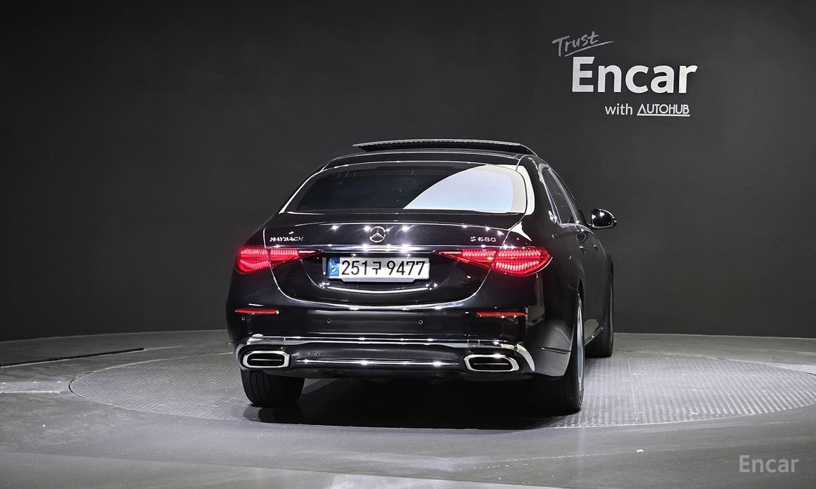  Mercedes-Benz S-Class