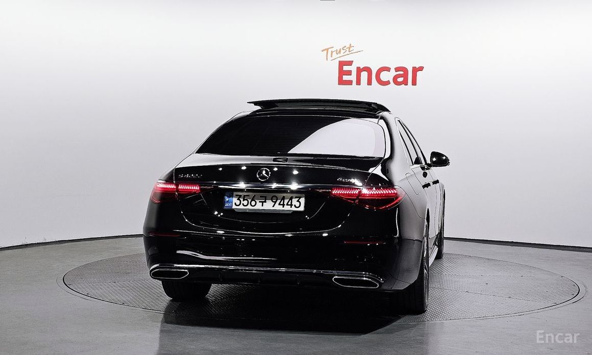  Mercedes-Benz S-Class