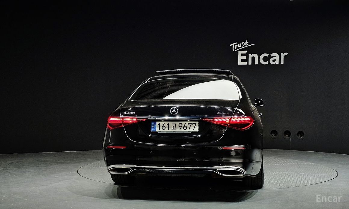  Mercedes-Benz S-Class