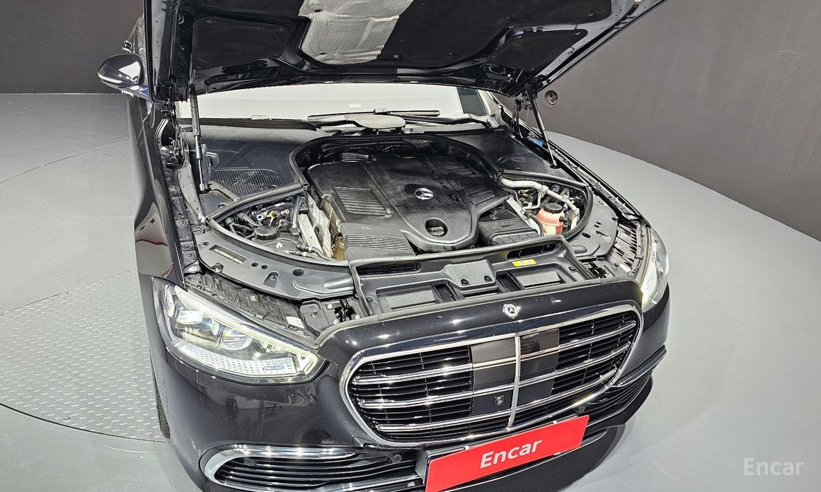  Mercedes-Benz S-Class