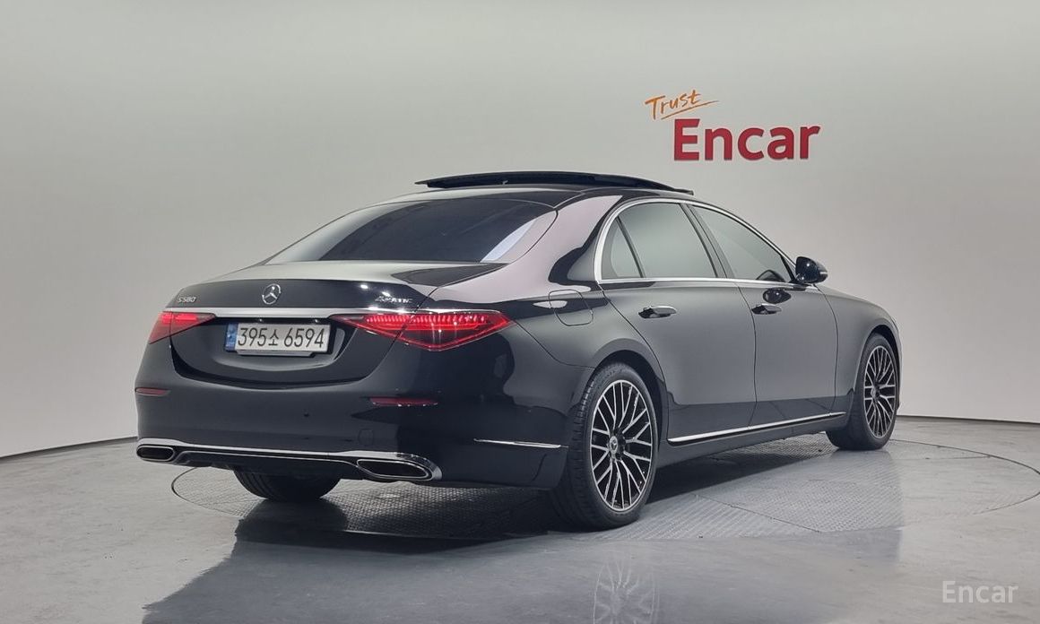  Mercedes-Benz S-Class