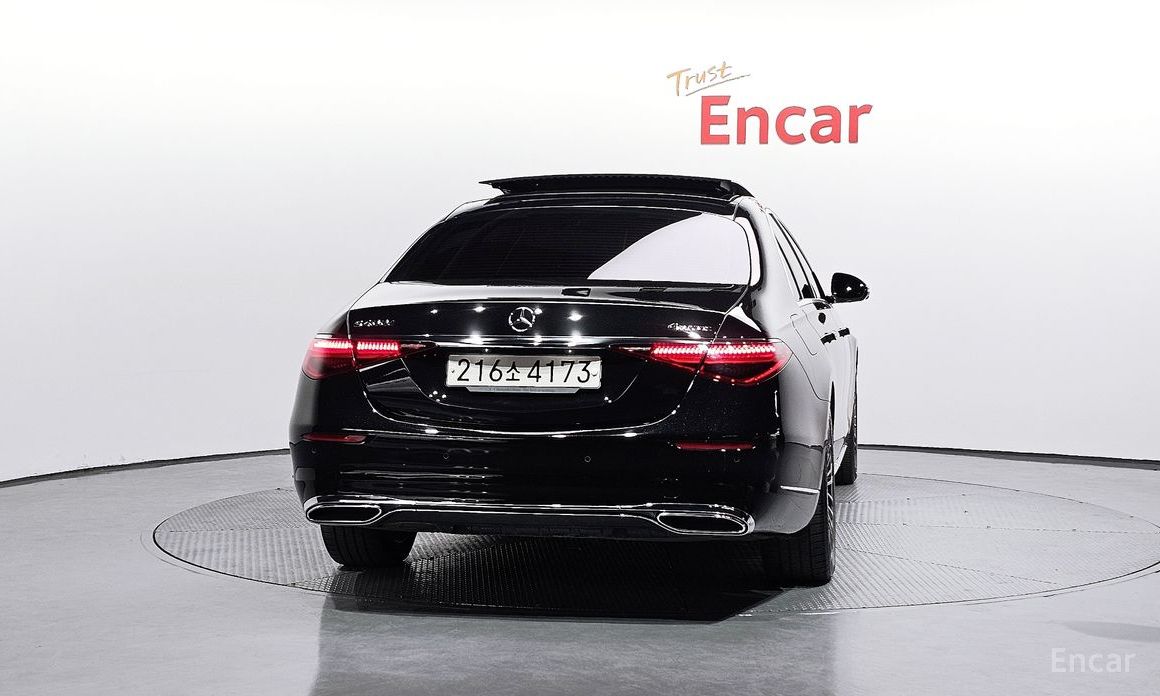  Mercedes-Benz S-Class