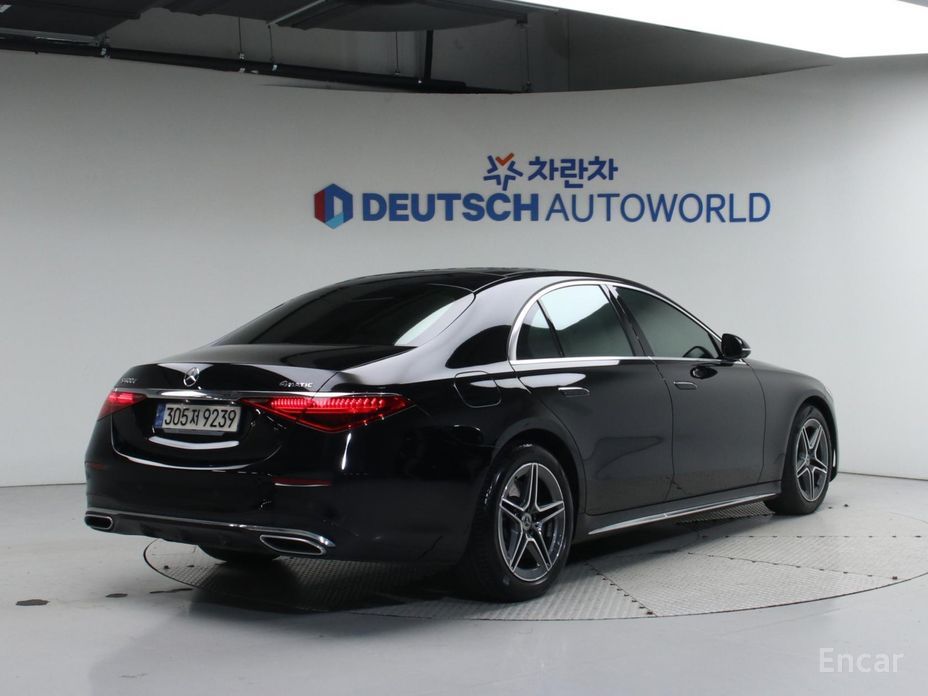  Mercedes-Benz S-Class