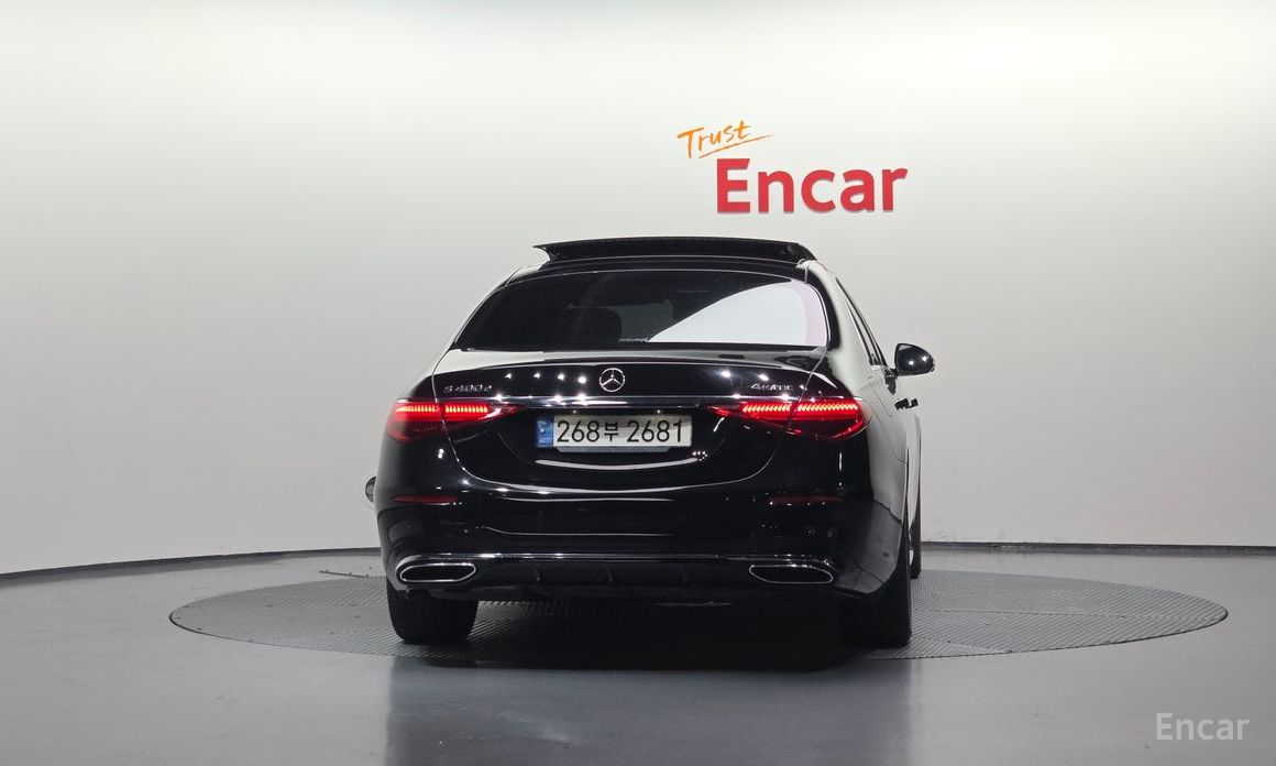  Mercedes-Benz S-Class