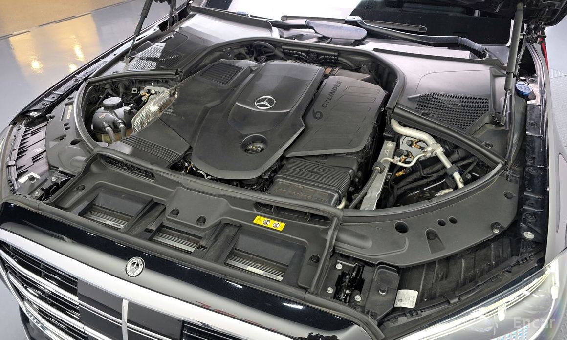  Mercedes-Benz S-Class