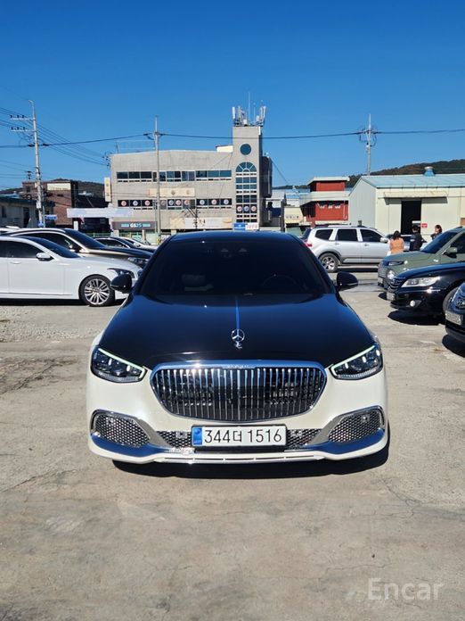  Mercedes-Benz S-Class