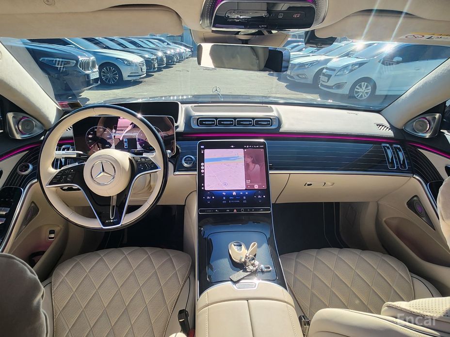  Mercedes-Benz S-Class