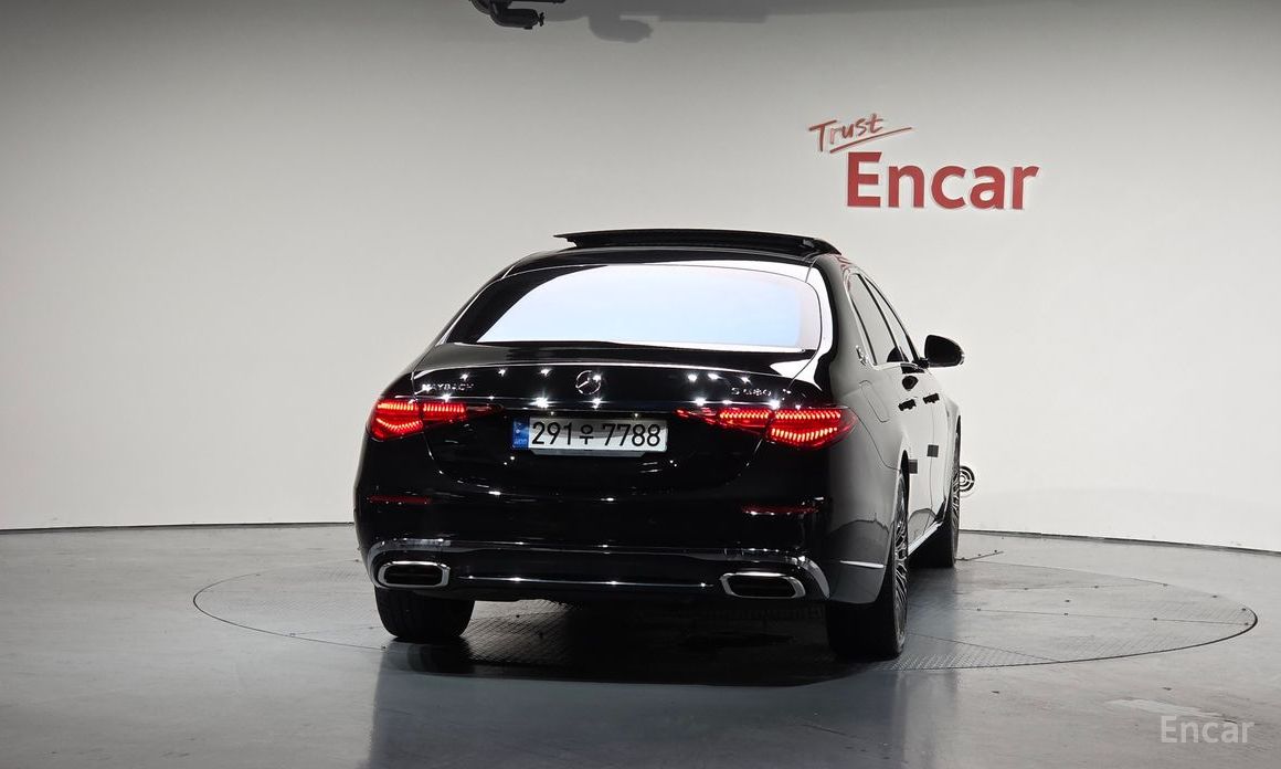  Mercedes-Benz S-Class