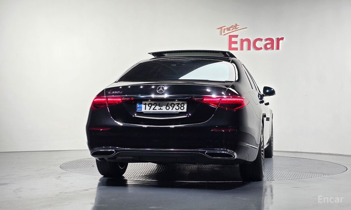  Mercedes-Benz S-Class