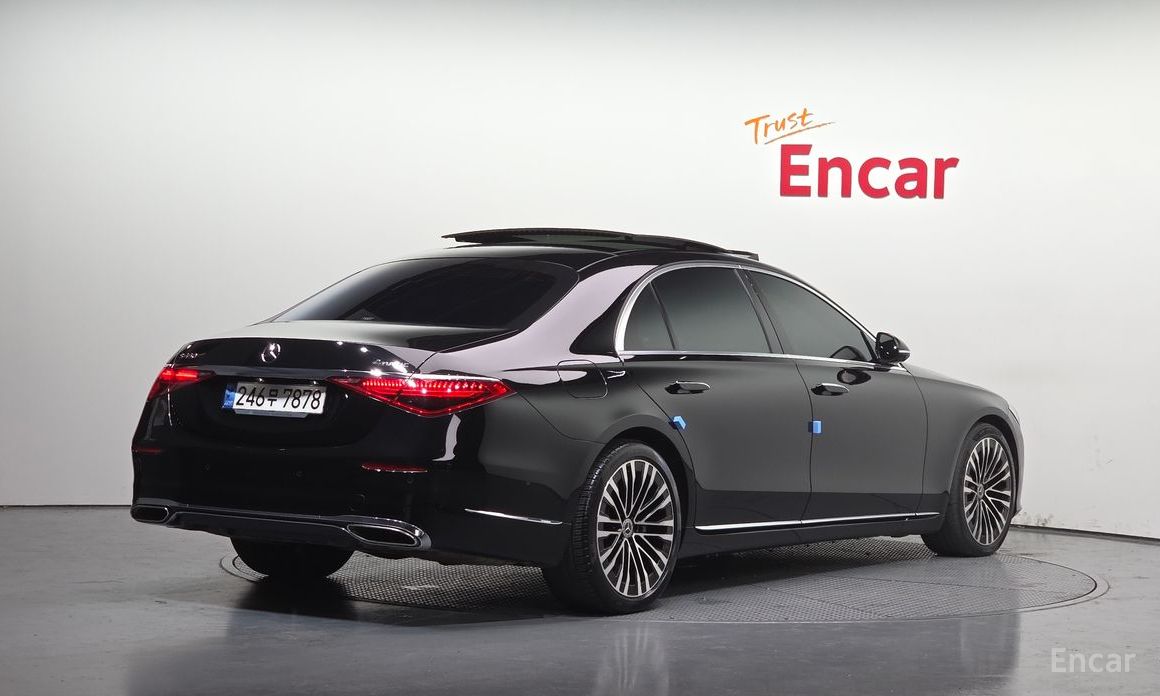  Mercedes-Benz S-Class