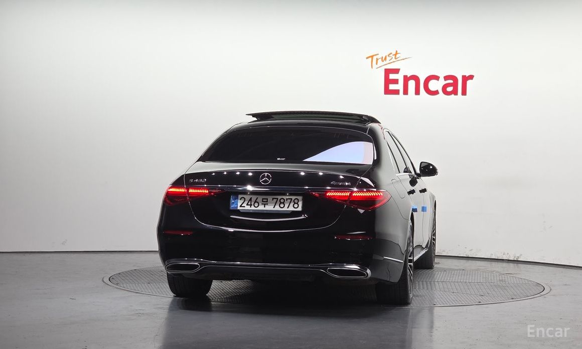  Mercedes-Benz S-Class