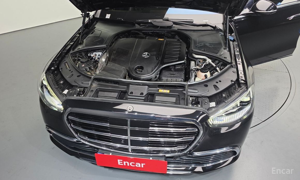  Mercedes-Benz S-Class