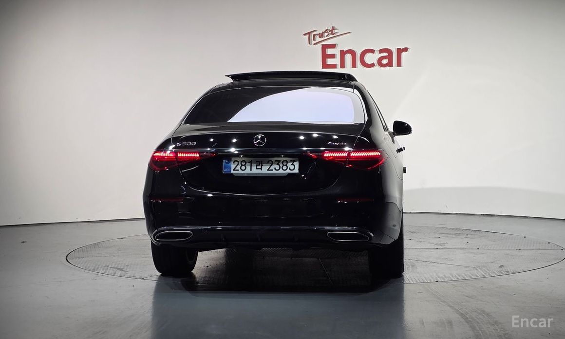  Mercedes-Benz S-Class