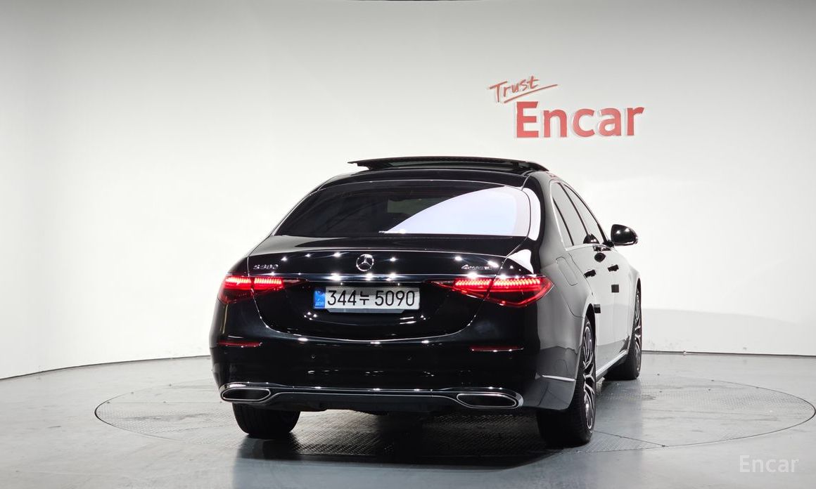  Mercedes-Benz S-Class