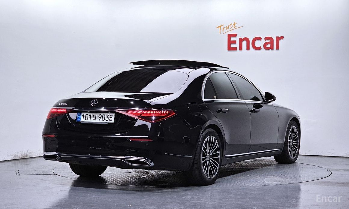  Mercedes-Benz S-Class