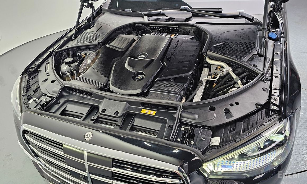  Mercedes-Benz S-Class