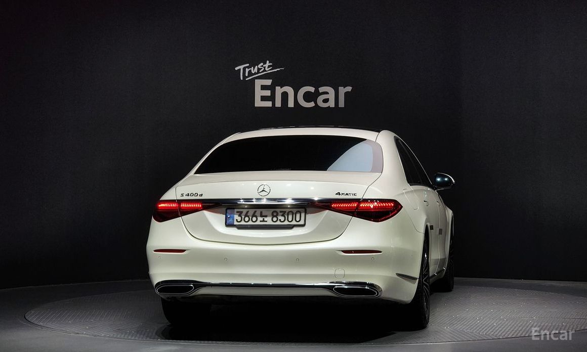  Mercedes-Benz S-Class