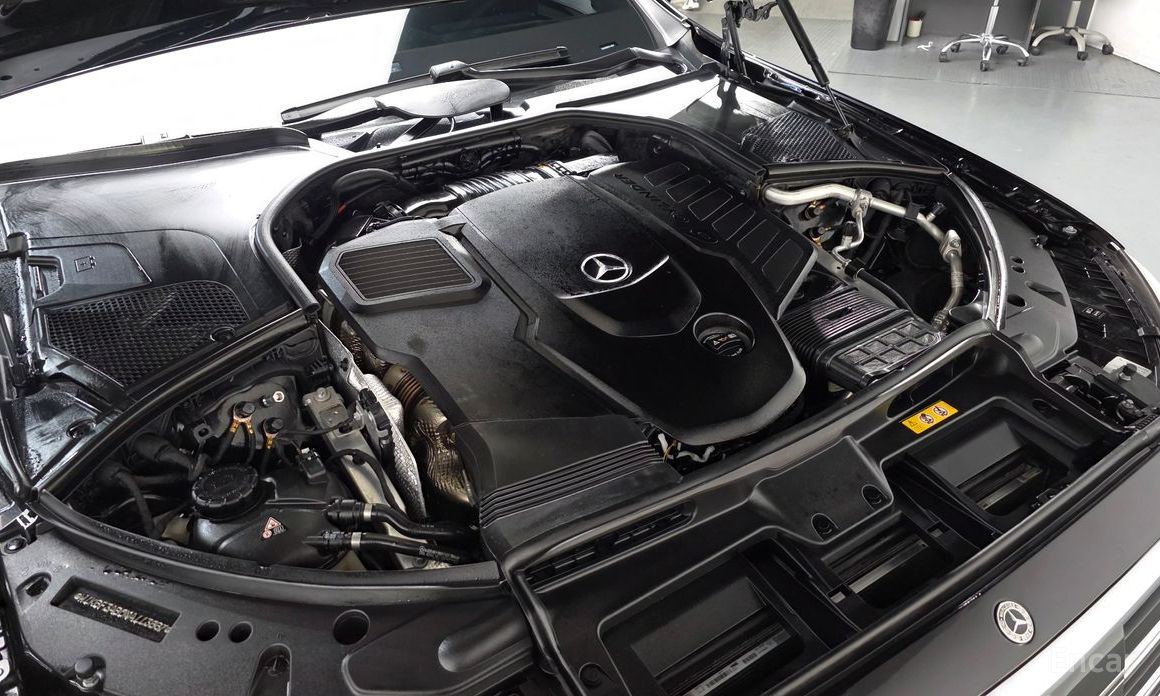  Mercedes-Benz S-Class