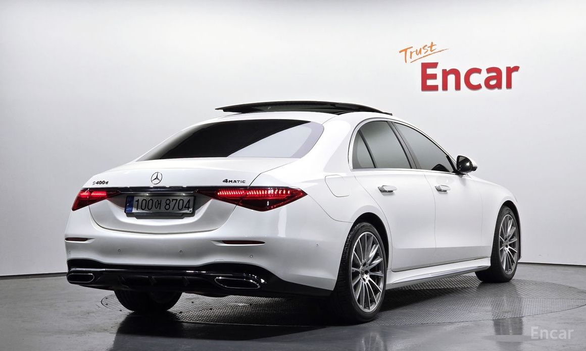  Mercedes-Benz S-Class