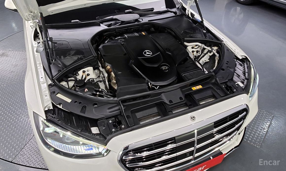  Mercedes-Benz S-Class