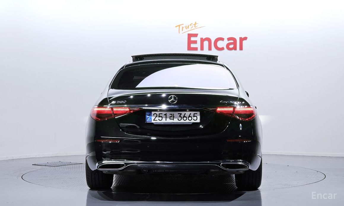  Mercedes-Benz S-Class