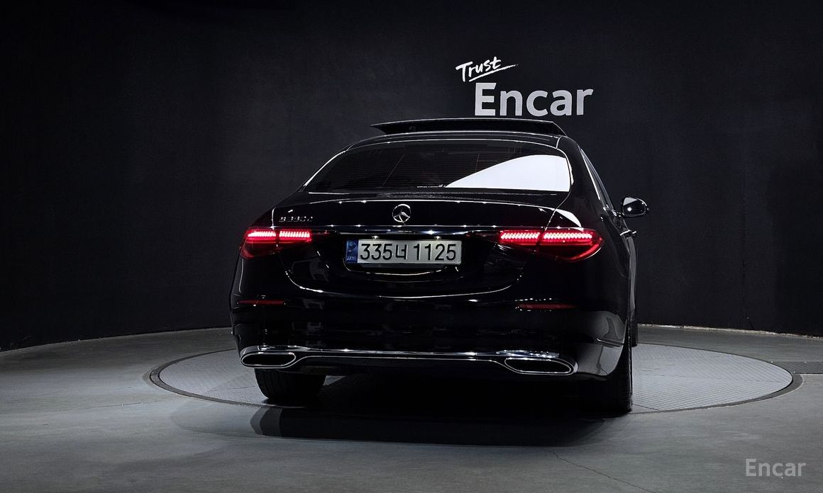  Mercedes-Benz S-Class