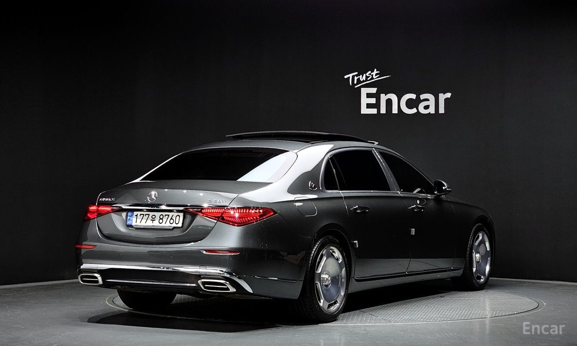  Mercedes-Benz S-Class