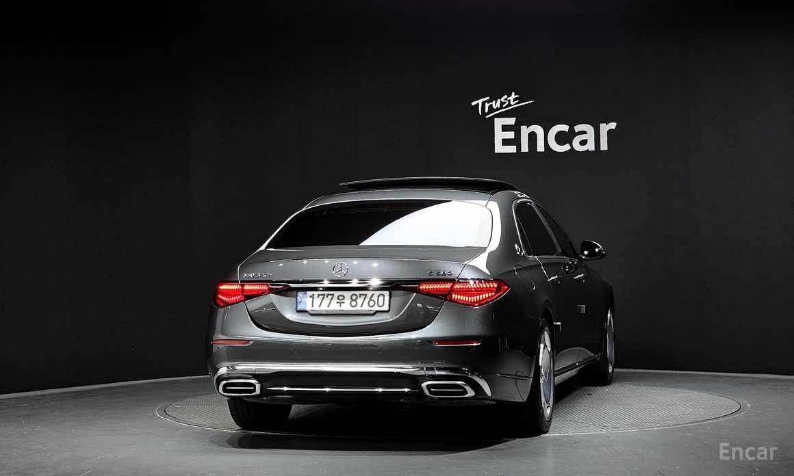  Mercedes-Benz S-Class