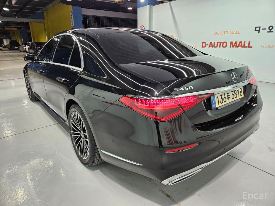  Mercedes-Benz S-Class