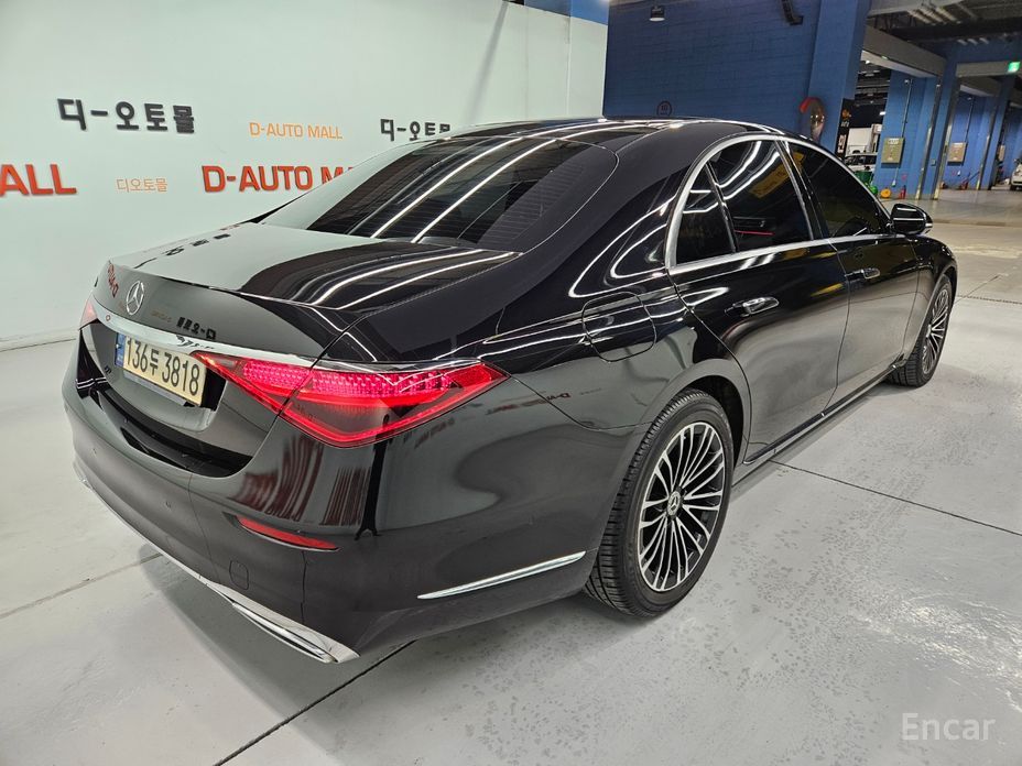  Mercedes-Benz S-Class