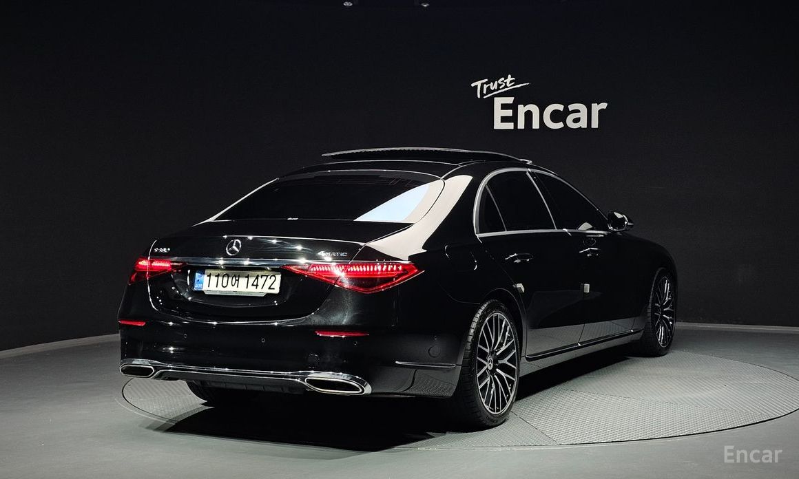  Mercedes-Benz S-Class