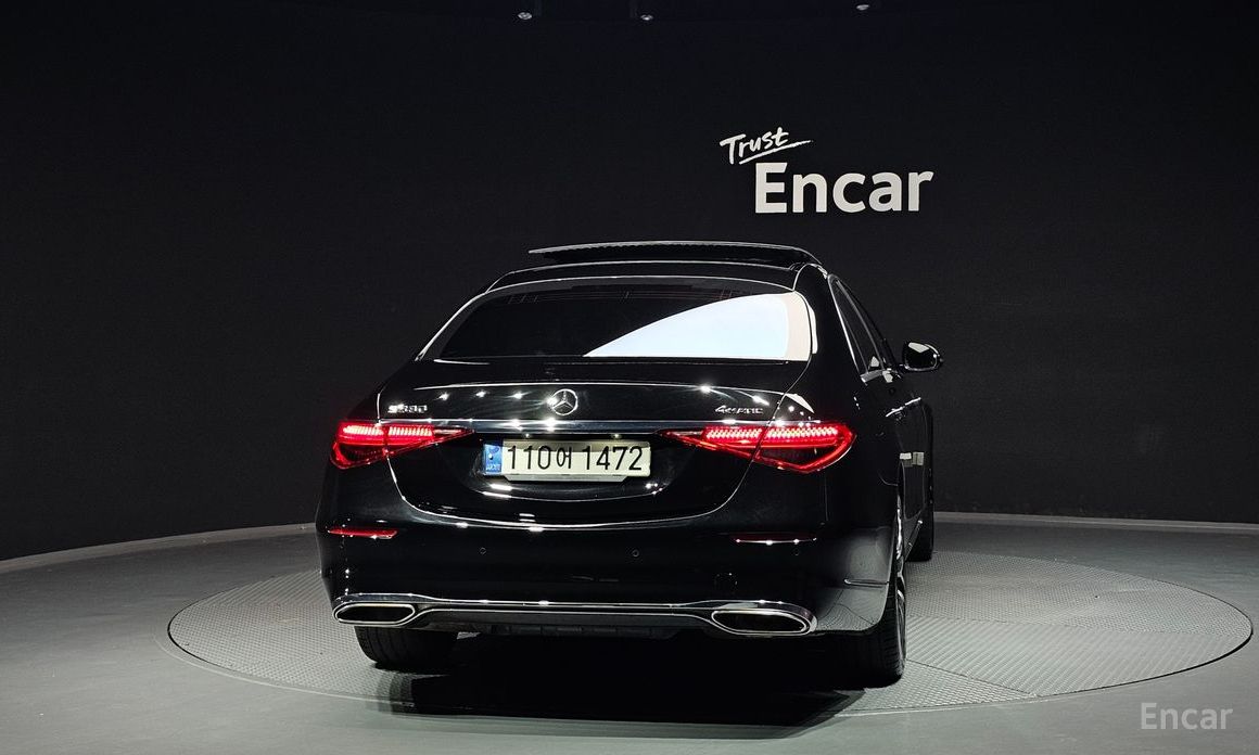  Mercedes-Benz S-Class