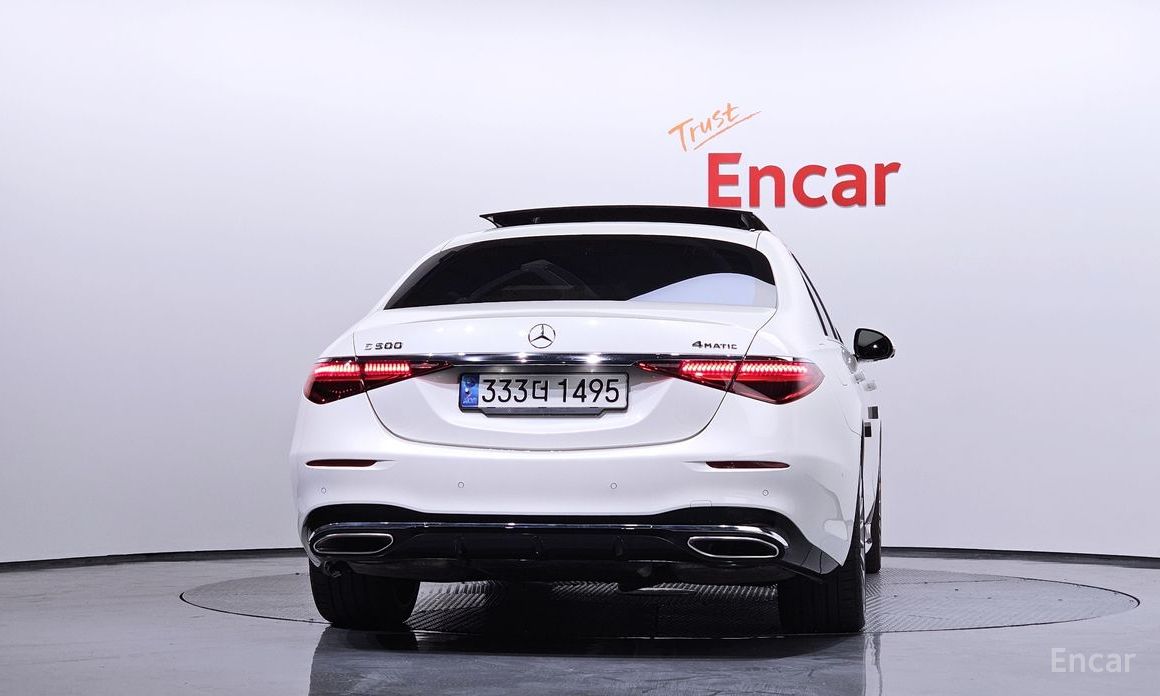  Mercedes-Benz S-Class