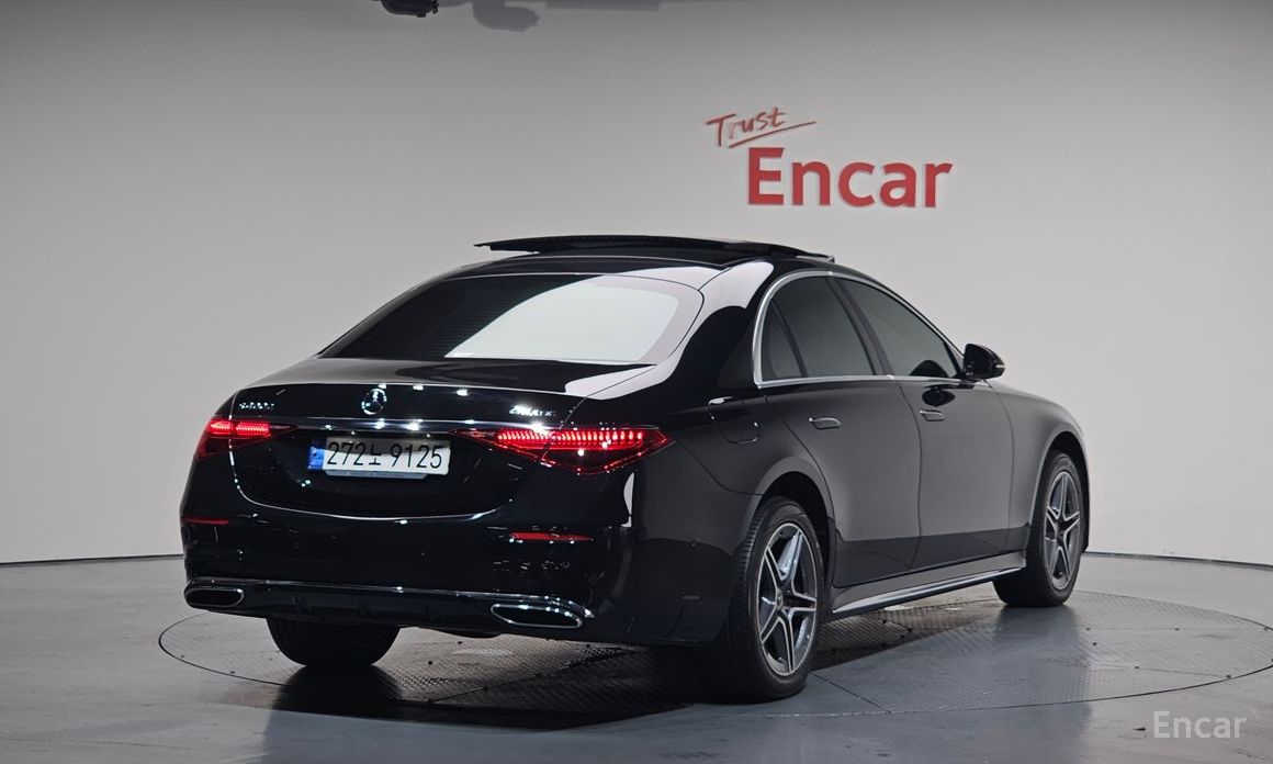  Mercedes-Benz S-Class