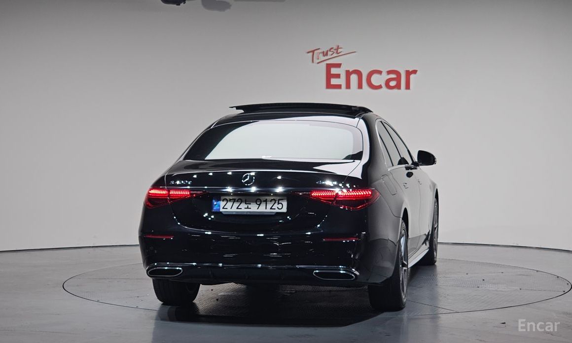  Mercedes-Benz S-Class