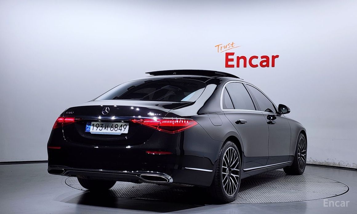  Mercedes-Benz S-Class